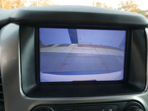 Used 2018 Chevrolet Suburban LT image 24