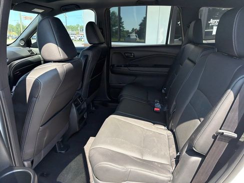 Used 2023 Honda Passport EX-L image 5