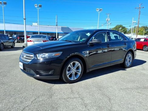 Used 2017 Ford Taurus SE image 8