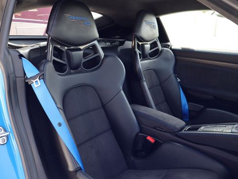 Certified 2023 Porsche 718 Cayman GT4 RS RWD image 23