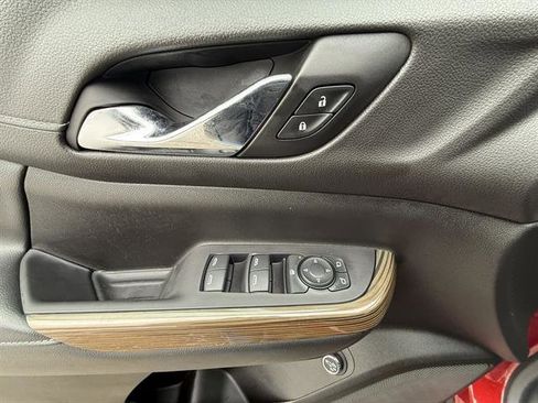 Used 2022 GMC Acadia SLE w/ Driver Convenience Package image 13