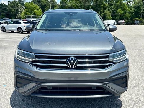 Used 2023 Volkswagen Tiguan SE FWD image 2