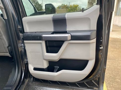 Used 2019 Ford F250 XLT w/ Snow Plow Prep Package image 21