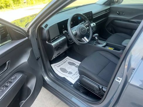 Used 2026 Hyundai Kona SEL Sport FWD image 9