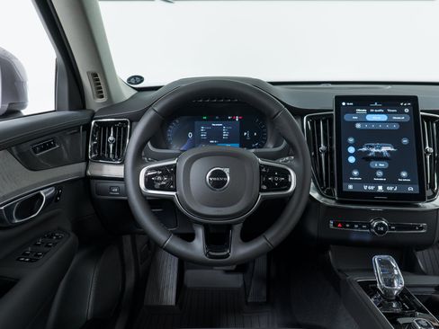 New 2026 Volvo XC90 B5 Ultra w/ Protection Package AWD/4WD image 17