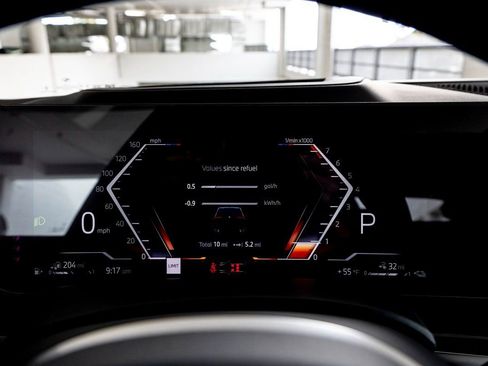 New 2026 BMW X5 xDrive50e image 10