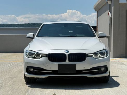 Used 2017 BMW 330i xDrive Sedan AWD/4WD image 8