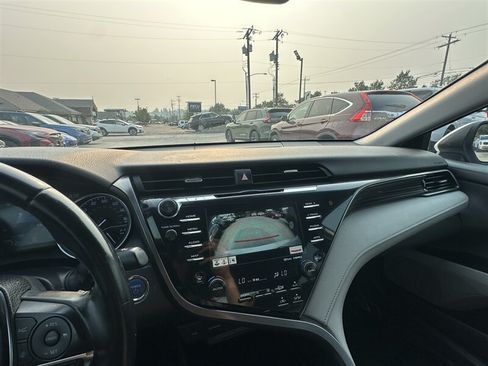 Used 2020 Toyota Camry XLE w/ Carpet Mat Package FWD image 26
