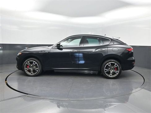 Used 2022 Maserati Levante Modena image 2