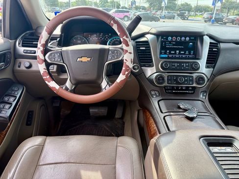 Used 2018 Chevrolet Suburban Premier RWD image 8