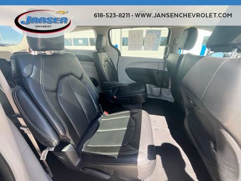 Used 2023 Chrysler Pacifica Touring-L FWD image 26