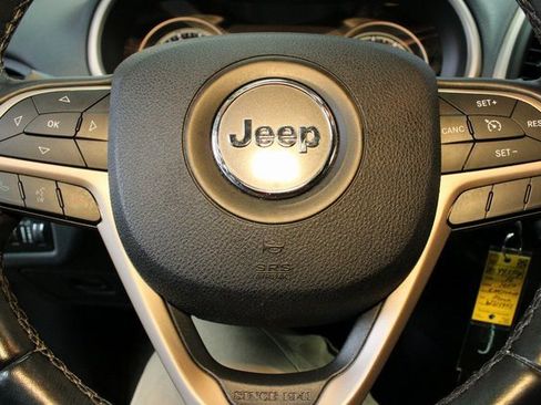 Used 2016 Jeep Cherokee Latitude w/ Cold Weather Group image 20