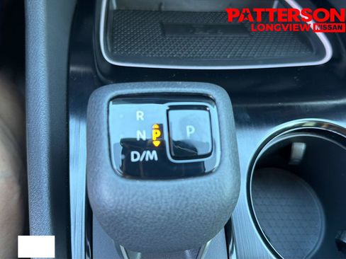 Used 2025 Nissan Rogue SL FWD image 14