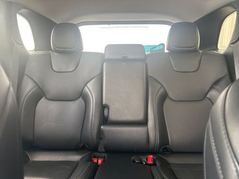 Used 2023 Jeep Cherokee Altitude Lux image 17