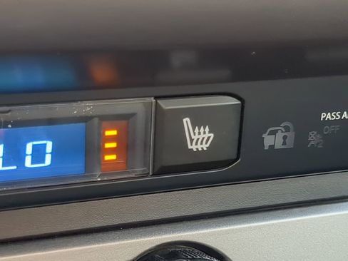 Used 2022 Toyota Tacoma Limited image 30