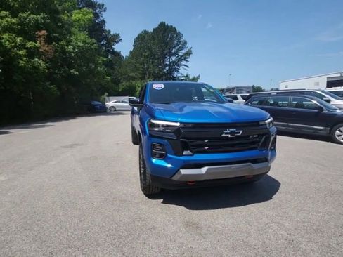 Used 2024 Chevrolet Colorado Z71 w/ Z71 Convenience Package 2 image 8