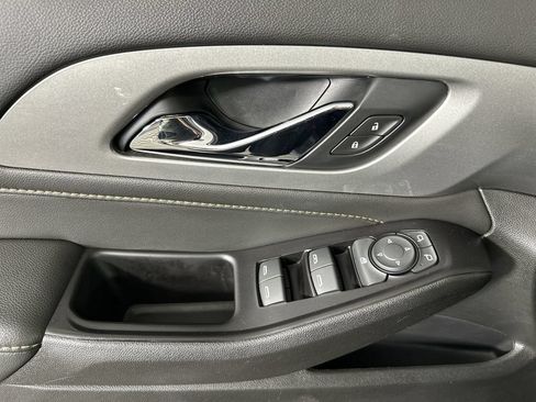 Certified 2020 Chevrolet Traverse LT FWD image 25
