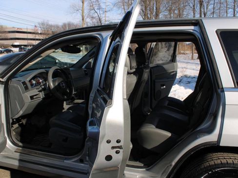 Used 2006 Jeep Grand Cherokee SRT8 w/ SRT Option Group I AWD/4WD image 36