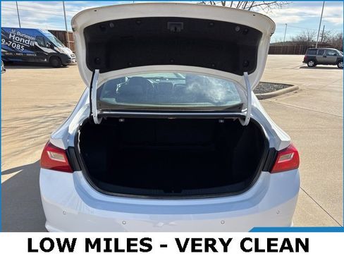 Used 2023 Chevrolet Malibu LT w/ Driver Confidence Package image 17