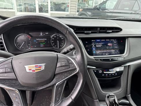 Used 2021 Cadillac XT5 Premium Luxury FWD image 11