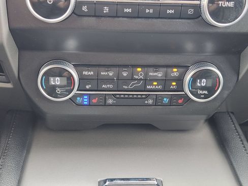 Used 2021 Ford Expedition XLT AWD/4WD image 18