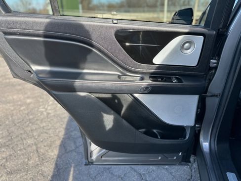 Used 2021 Lincoln Aviator Reserve w/ Equipment Group 210A image 39