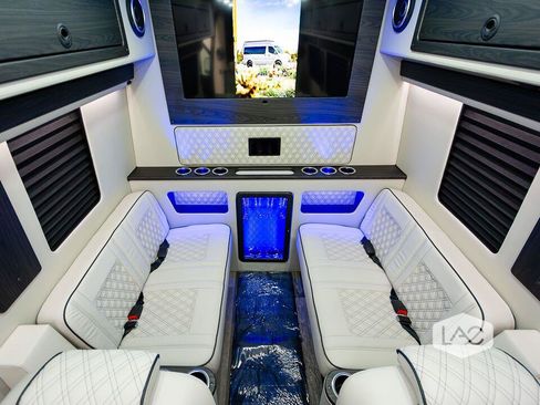Used 2024 Mercedes-Benz Sprinter 3500 image 10