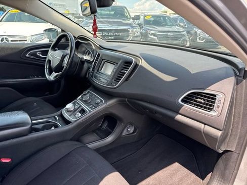 Used 2015 Chrysler 200 Limited w/ Convenience Group FWD image 27