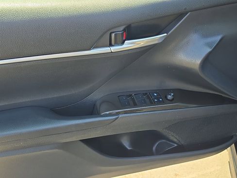 Certified 2021 Toyota Camry SE FWD image 11