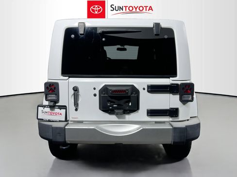 Used 2018 Jeep Wrangler Unlimited Sahara image 5