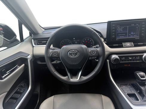Used 2022 Toyota RAV4 XLE Premium AWD/4WD image 12