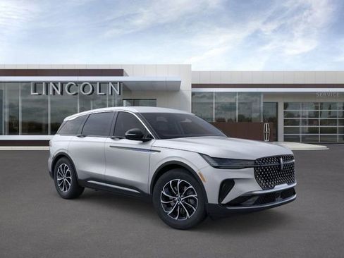New 2026 Lincoln Nautilus Premier image 7