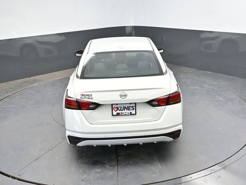 Used 2025 Nissan Altima 2.5 SV FWD image 26