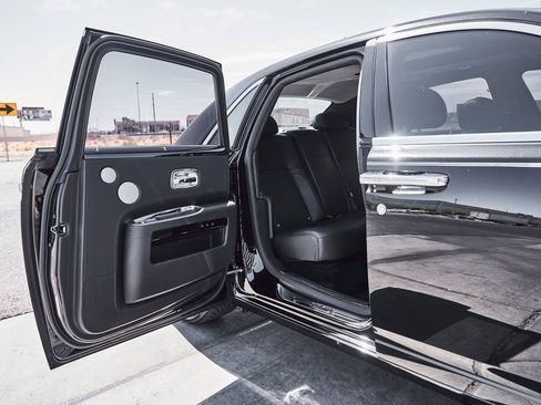 Used 2014 Rolls-Royce Ghost RWD image 26
