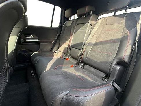 Used 2024 Mercedes-Benz GLB 250 image 16