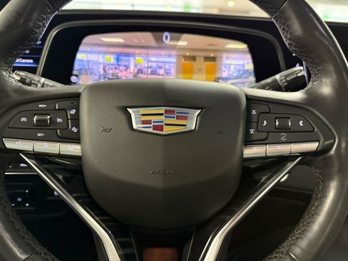 Used 2024 Cadillac Escalade ESV Sport w/ LPO, ONYX Package AWD/4WD image 20