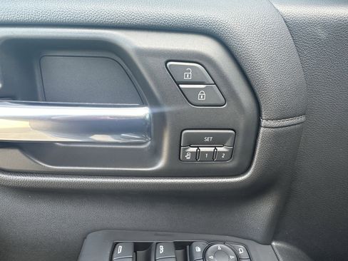 Used 2019 Chevrolet Silverado 1500 High Country w/ Technology Package image 17