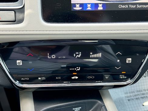 Used 2018 Honda HR-V EX image 31