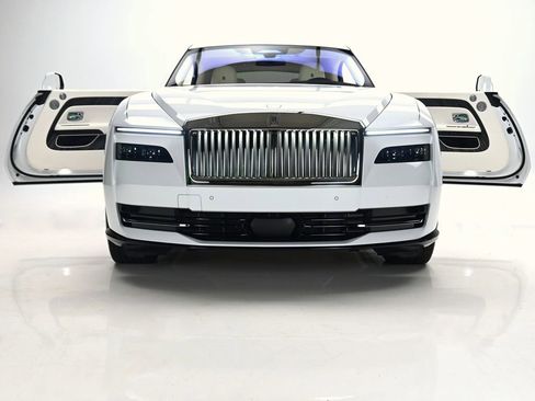 Used 2025 Rolls-Royce Spectre w/ Spectre Launch Package AWD/4WD image 31