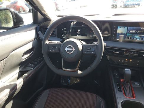 New 2025 Nissan Kicks SR image 9