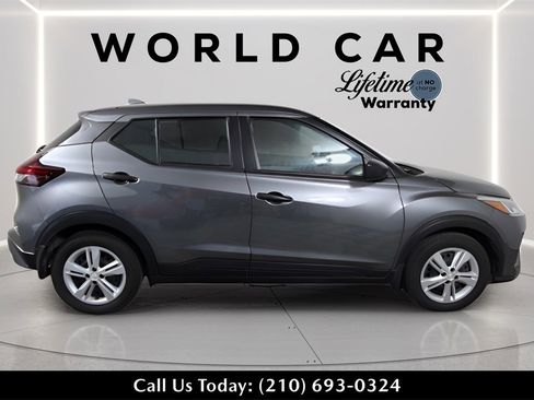 Used 2024 Nissan Kicks S image 8