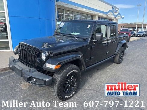 Used 2022 Jeep Gladiator Sport AWD/4WD image 1