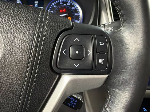 Used 2015 Toyota Highlander Limited AWD/4WD image 21