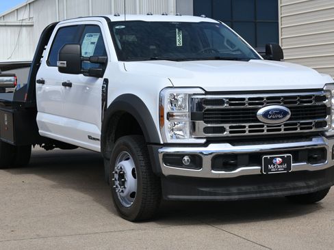New 2026 Ford F550 4x4 Crew Cab image 8