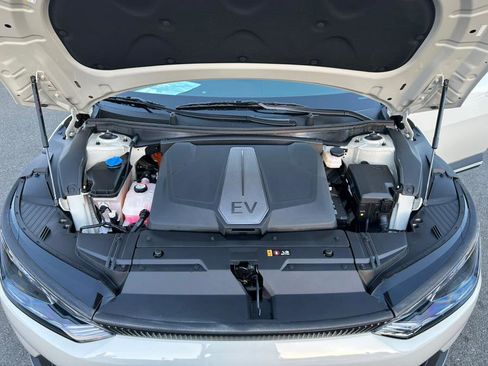 Used 2024 Kia EV6 Light image 64