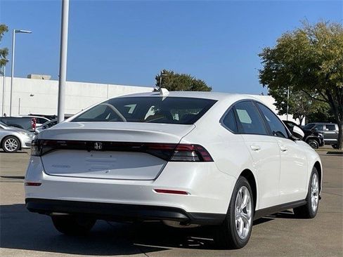 New 2025 Honda Accord LX image 4