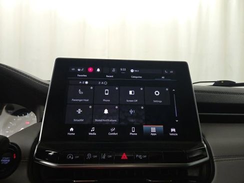 Used 2023 Jeep Compass Limited image 16