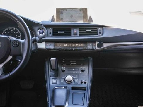 Used 2014 Lexus CT 200h FWD image 16