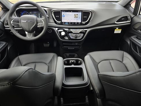 New 2026 Chrysler Voyager LX FWD image 14