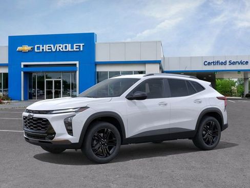 New 2026 Chevrolet Trax ACTIV FWD image 2
